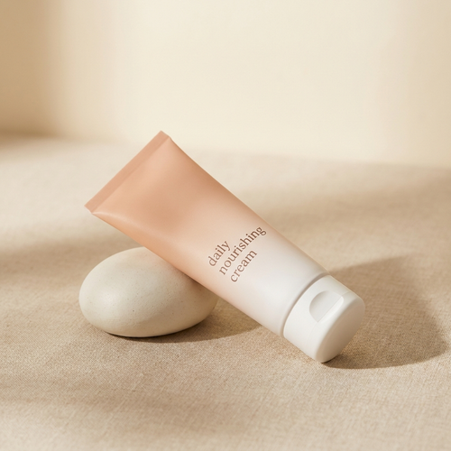 Velé gentle daily cream styled